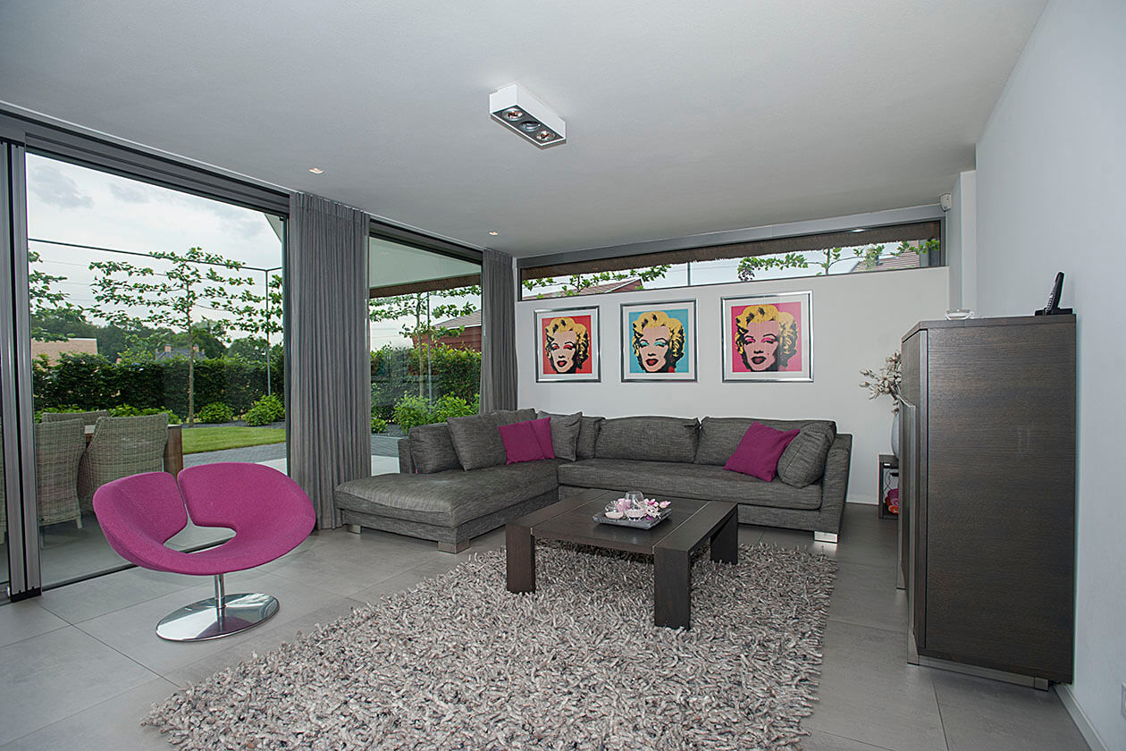 Particuliere woning Hengelo — warme kleurstelling katoenstuc
